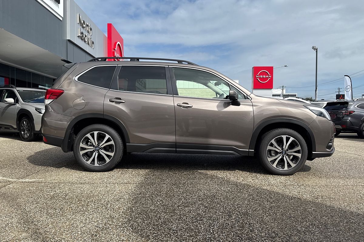 2024 Subaru Forester 2.5i Premium S5