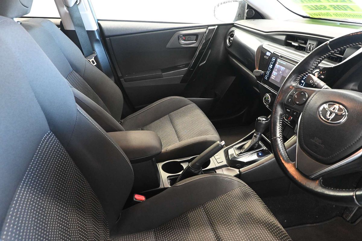 2017 Toyota Corolla Ascent Sport ZRE182R