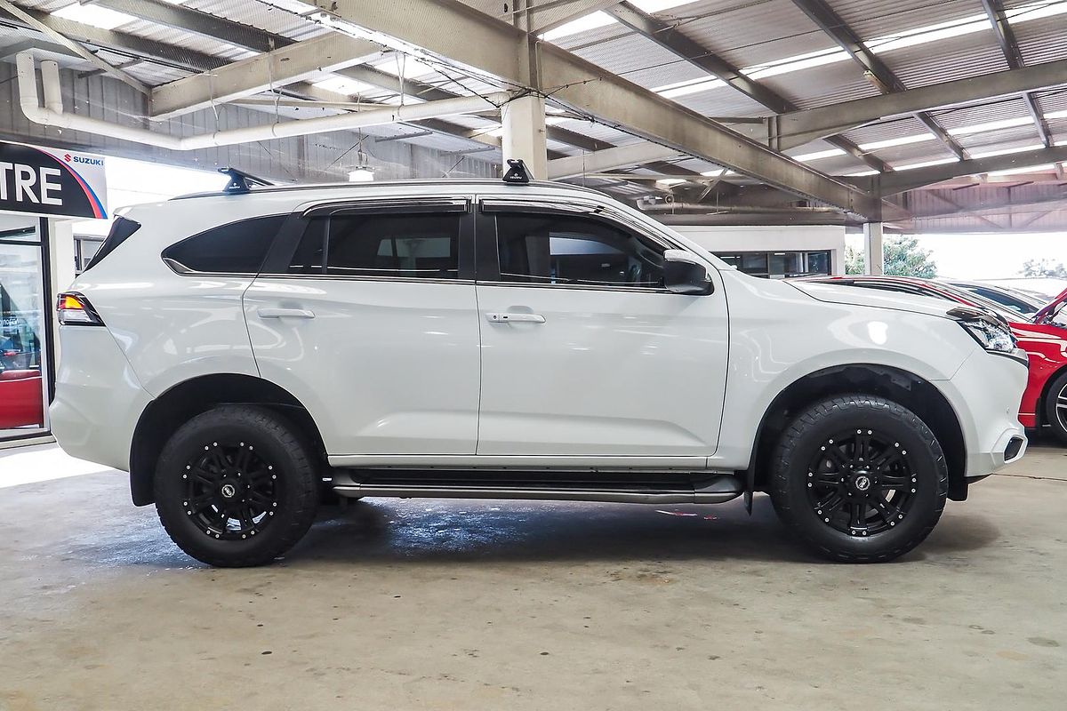 2022 Isuzu MU-X LS-T