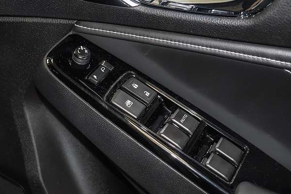 2022 Isuzu MU-X LS-T