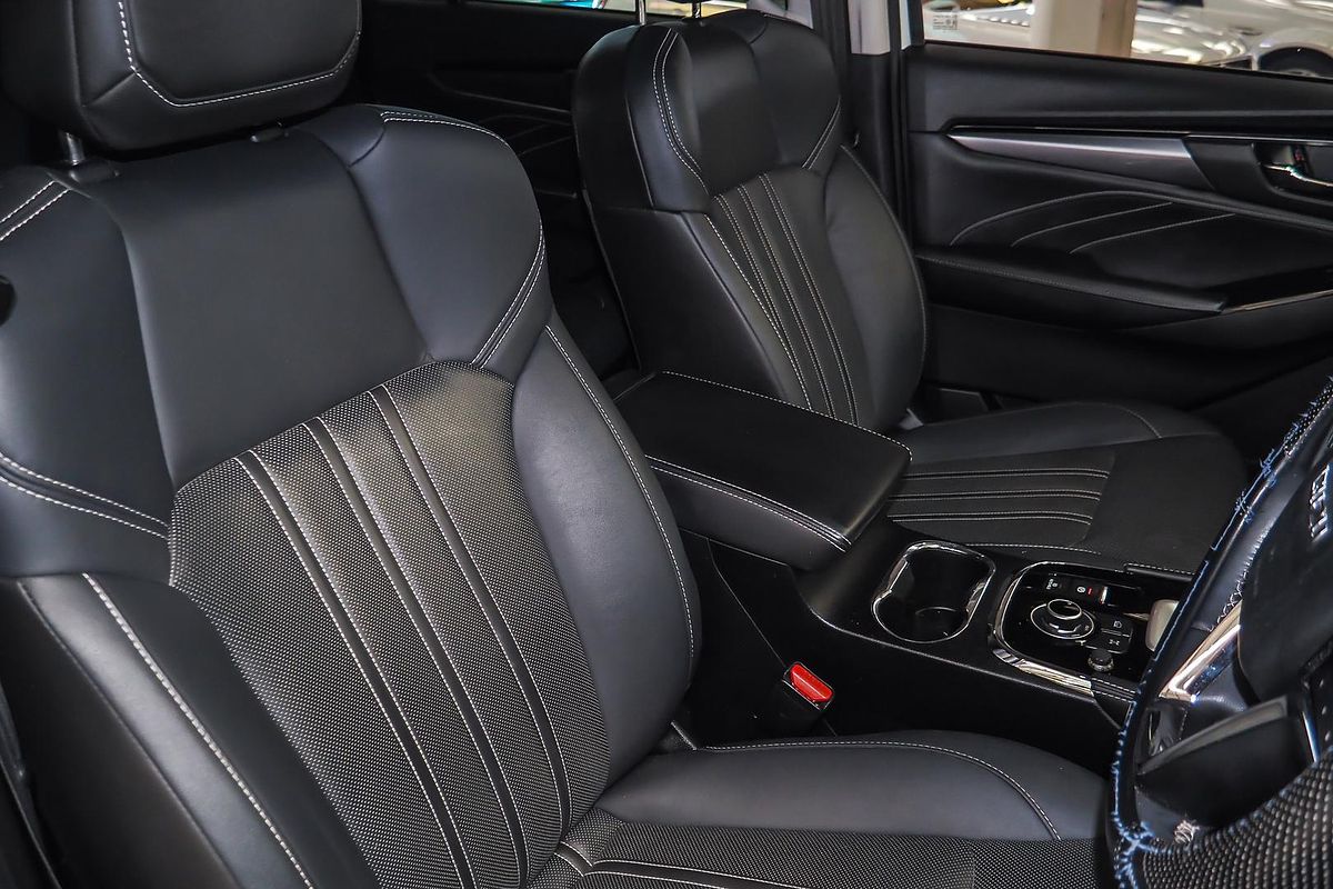 2022 Isuzu MU-X LS-T