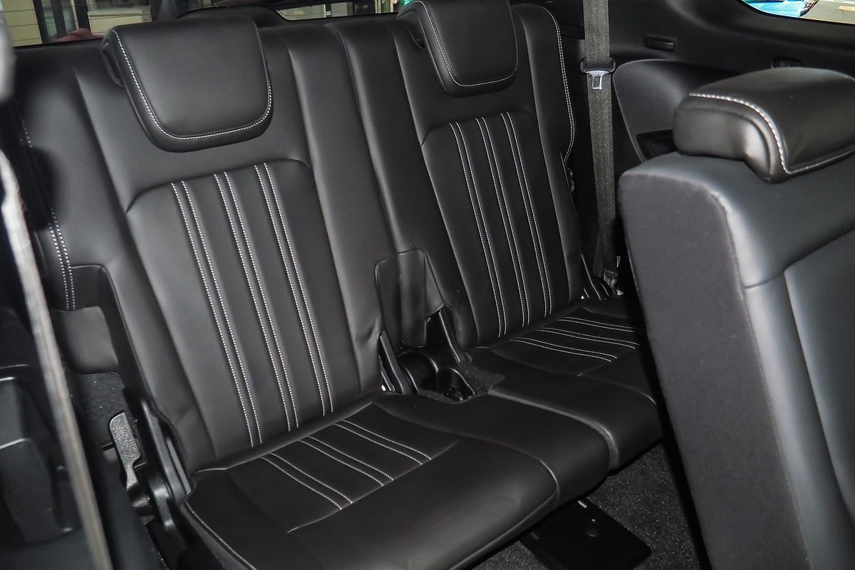 2022 Isuzu MU-X LS-T