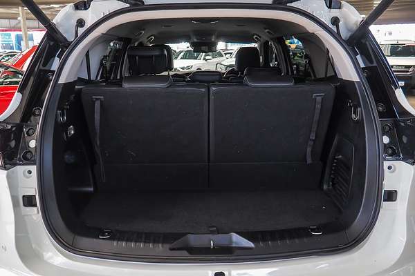2022 Isuzu MU-X LS-T