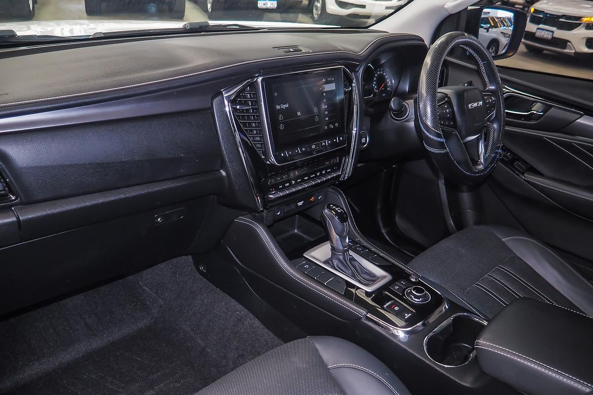 2022 Isuzu MU-X LS-T