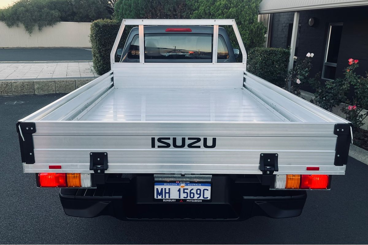 2024 Isuzu D-MAX SX High Ride Rear Wheel Drive
