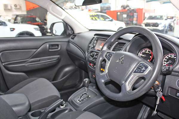 2020 Mitsubishi Triton GLX MR 4X4