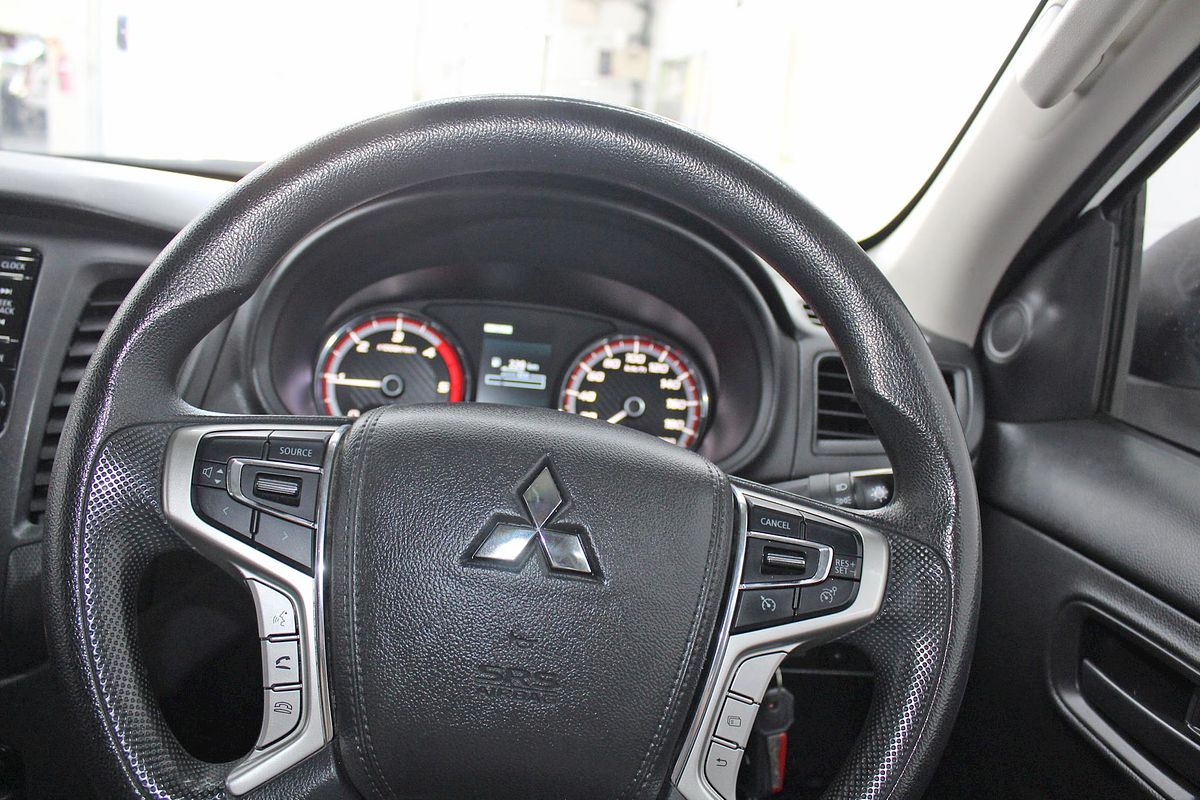 2020 Mitsubishi Triton GLX MR 4X4