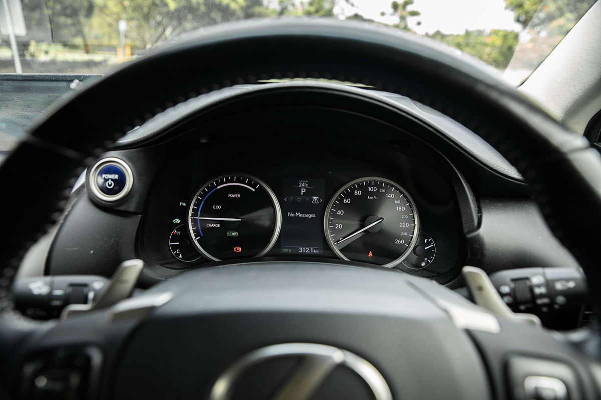 2016 Lexus NX NX300h Luxury AYZ15R