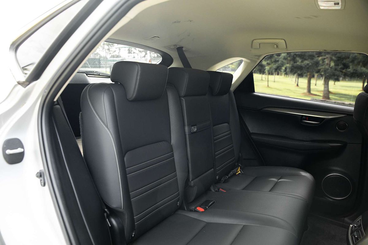 2016 Lexus NX NX300h Luxury AYZ15R