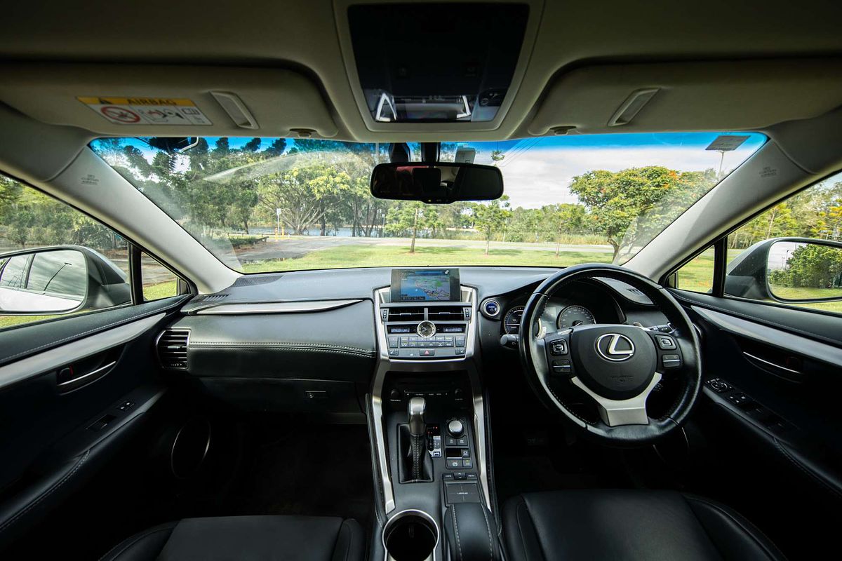 2016 Lexus NX NX300h Luxury AYZ15R