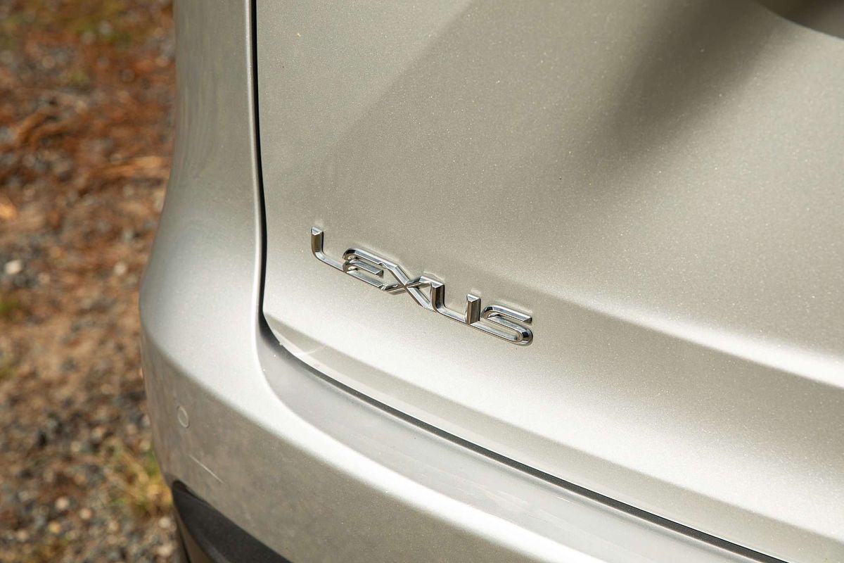 2016 Lexus NX NX300h Luxury AYZ15R