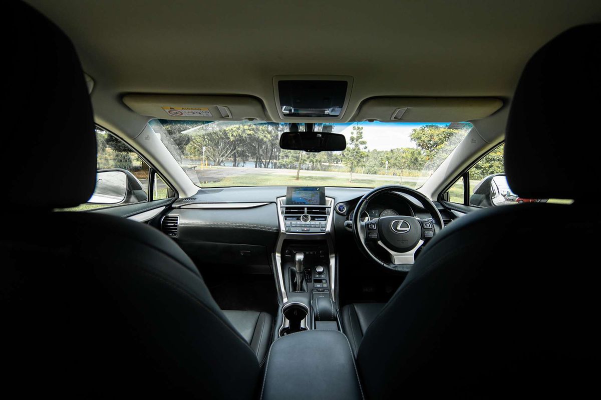2016 Lexus NX NX300h Luxury AYZ15R