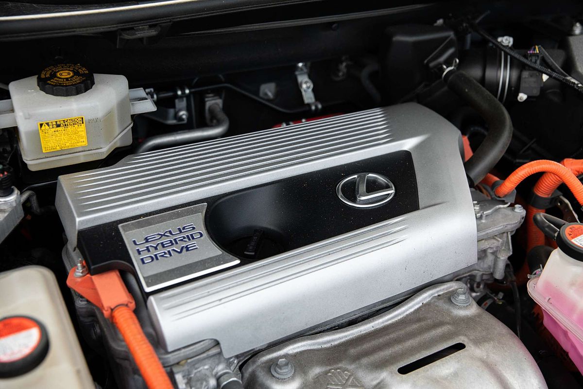 2016 Lexus NX NX300h Luxury AYZ15R