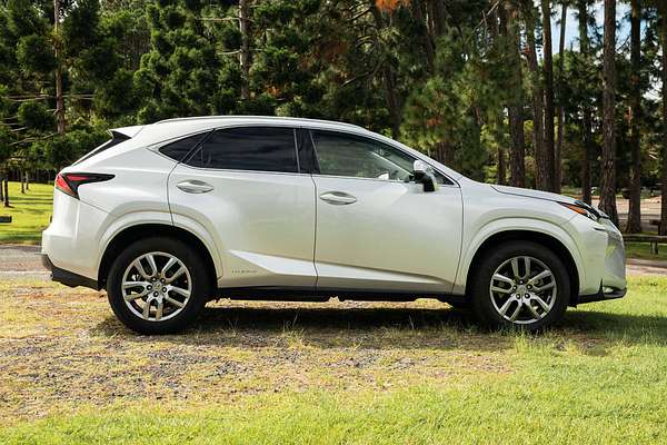 2016 Lexus NX NX300h Luxury AYZ15R