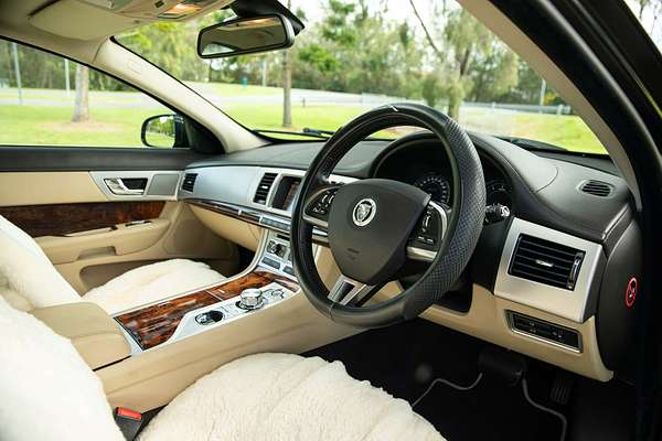 2013 Jaguar XF Premium Luxury X250