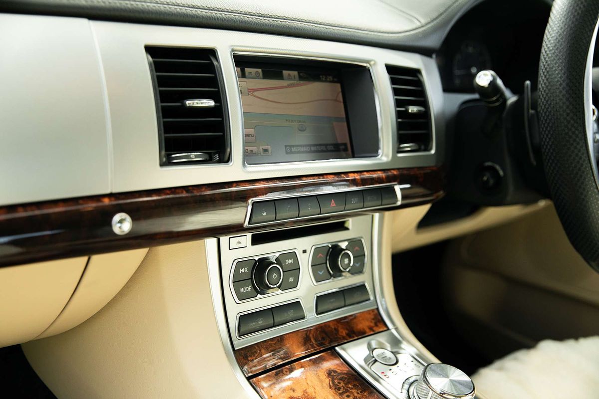 2013 Jaguar XF Premium Luxury X250