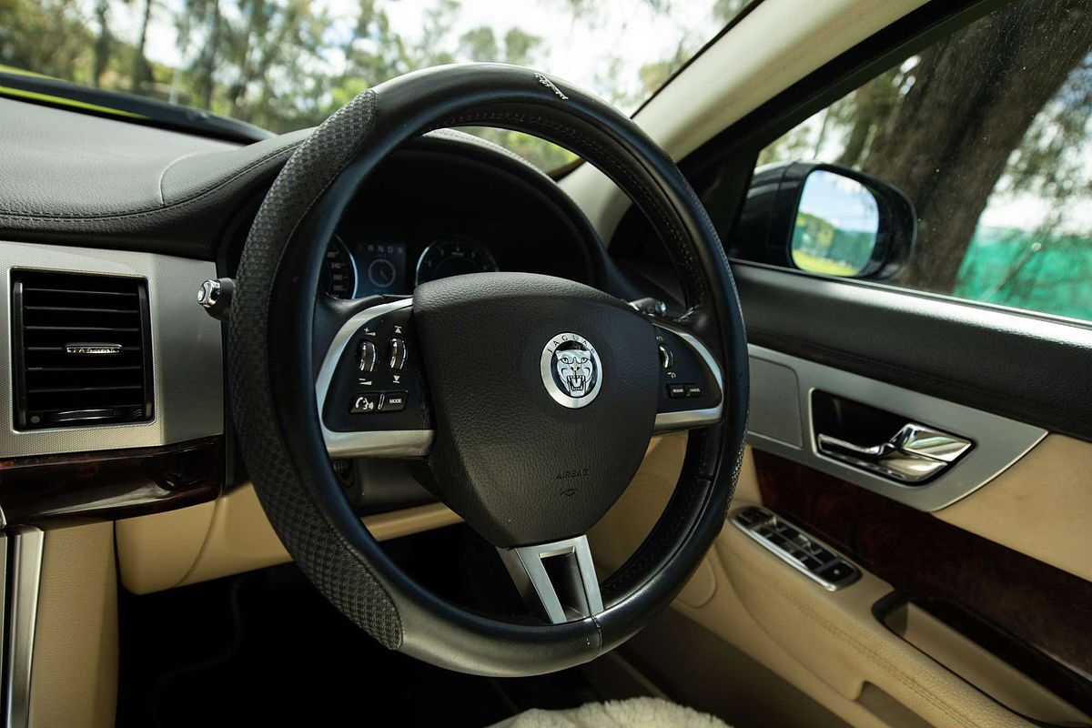 2013 Jaguar XF Premium Luxury X250
