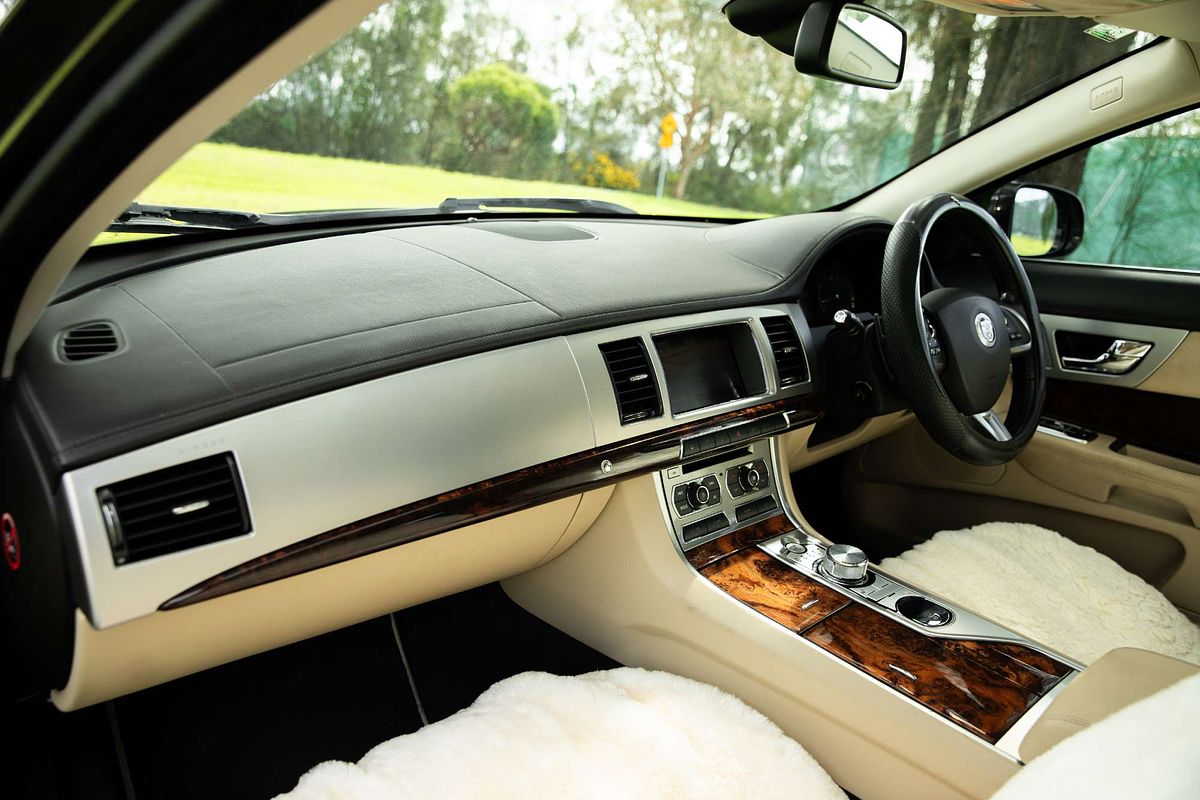 2013 Jaguar XF Premium Luxury X250