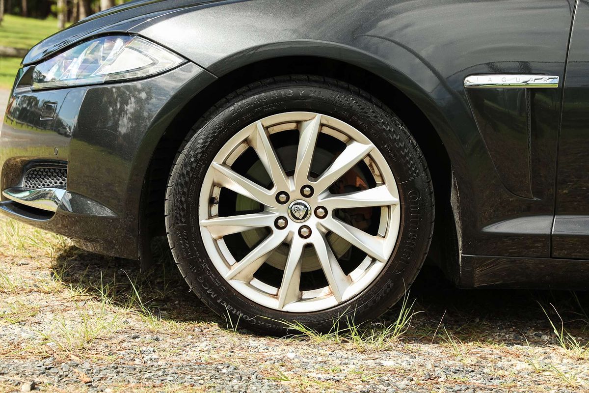 2013 Jaguar XF Premium Luxury X250