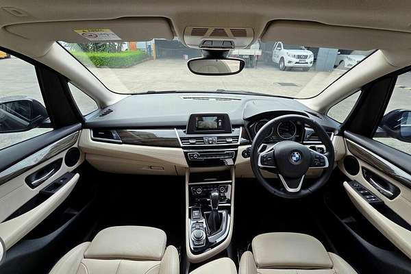 2014 BMW 225i Active Tourer Luxury Line F45
