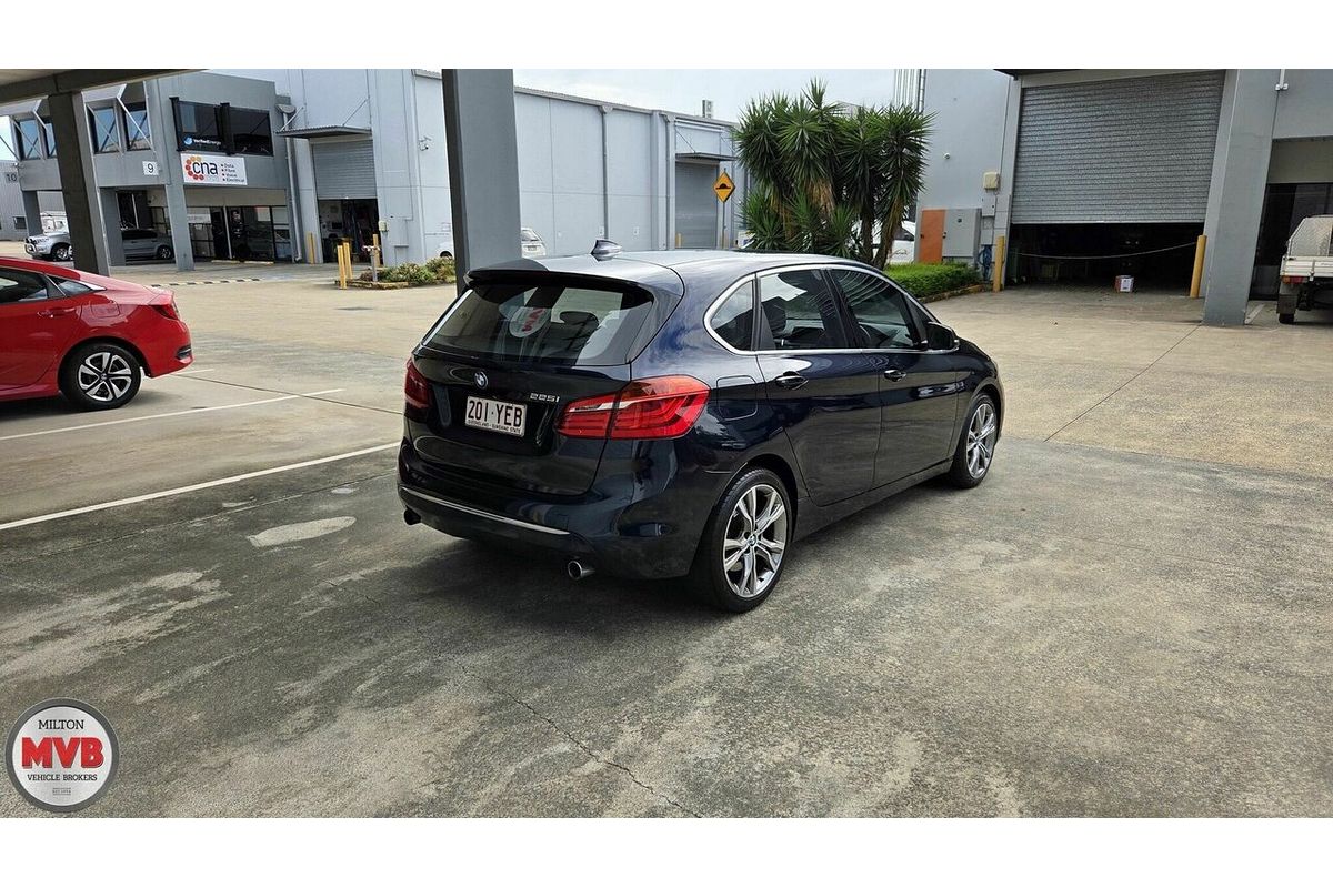 2014 BMW 225i Active Tourer Luxury Line F45