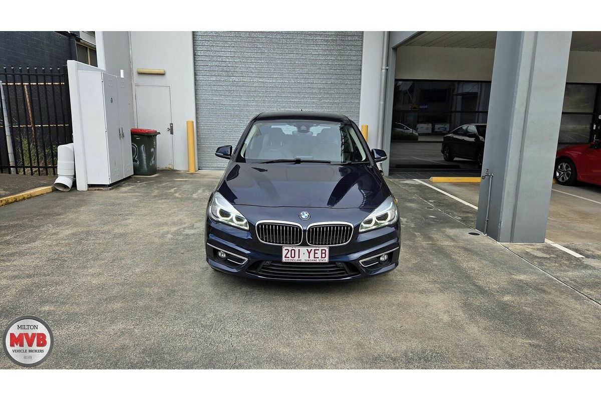 2014 BMW 225i Active Tourer Luxury Line F45