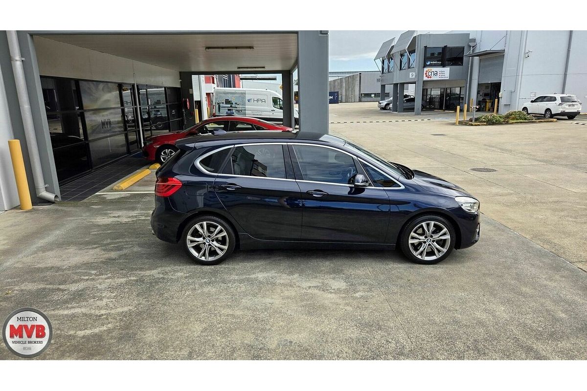 2014 BMW 225i Active Tourer Luxury Line F45