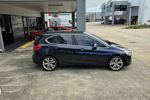 2014 BMW 225i Active Tourer Luxury Line F45