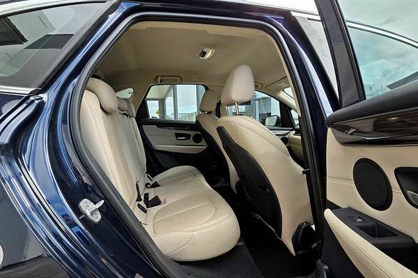 2014 BMW 225i Active Tourer Luxury Line F45