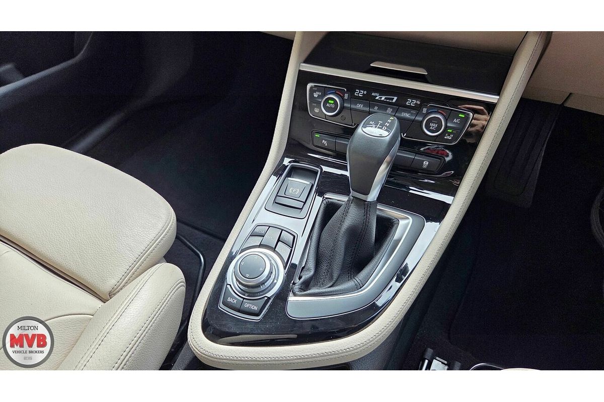 2014 BMW 225i Active Tourer Luxury Line F45