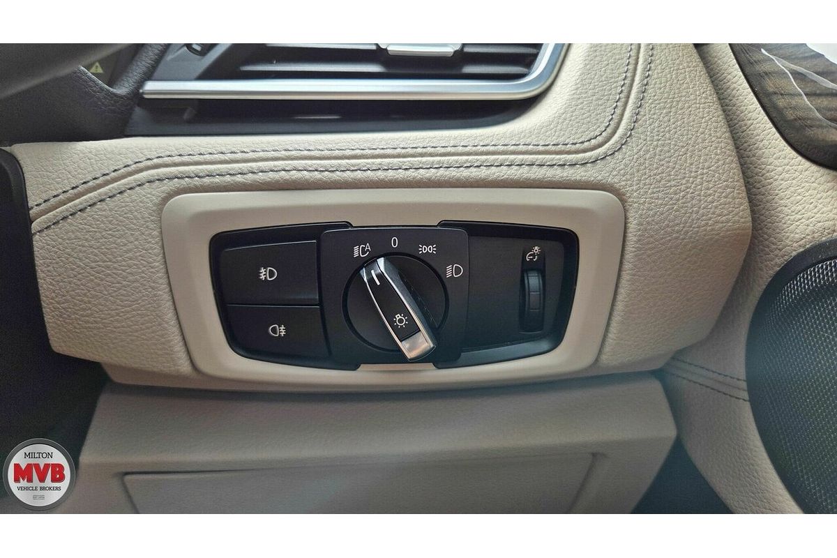 2014 BMW 225i Active Tourer Luxury Line F45