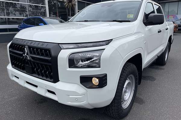 2024 Mitsubishi Triton GLX MV 4X4