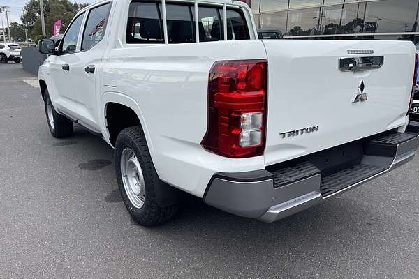 2024 Mitsubishi Triton GLX MV 4X4