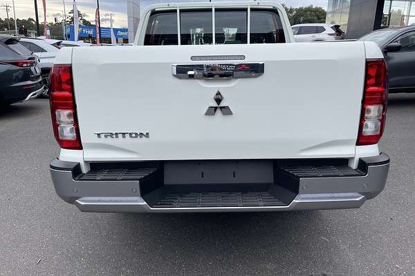 2024 Mitsubishi Triton GLX MV 4X4