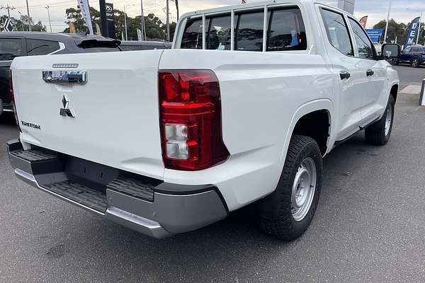 2024 Mitsubishi Triton GLX MV 4X4