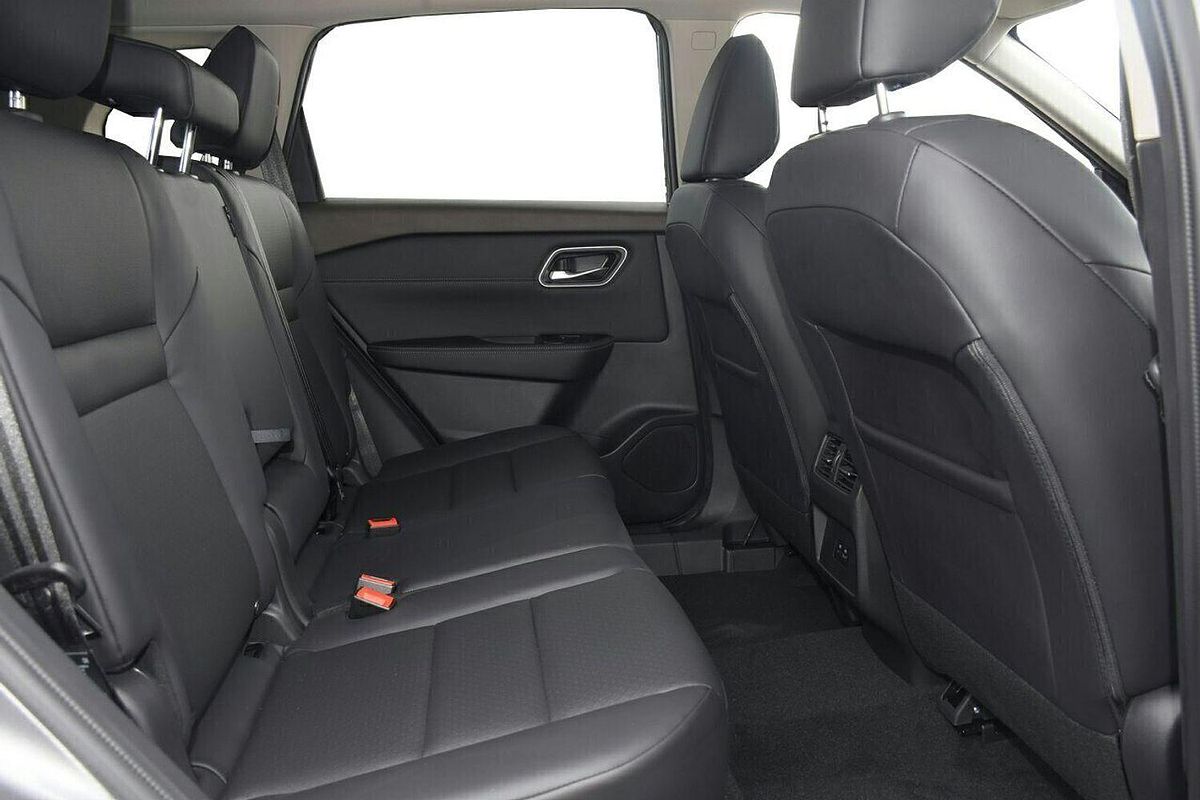 2024 Nissan X-TRAIL ST-L T33