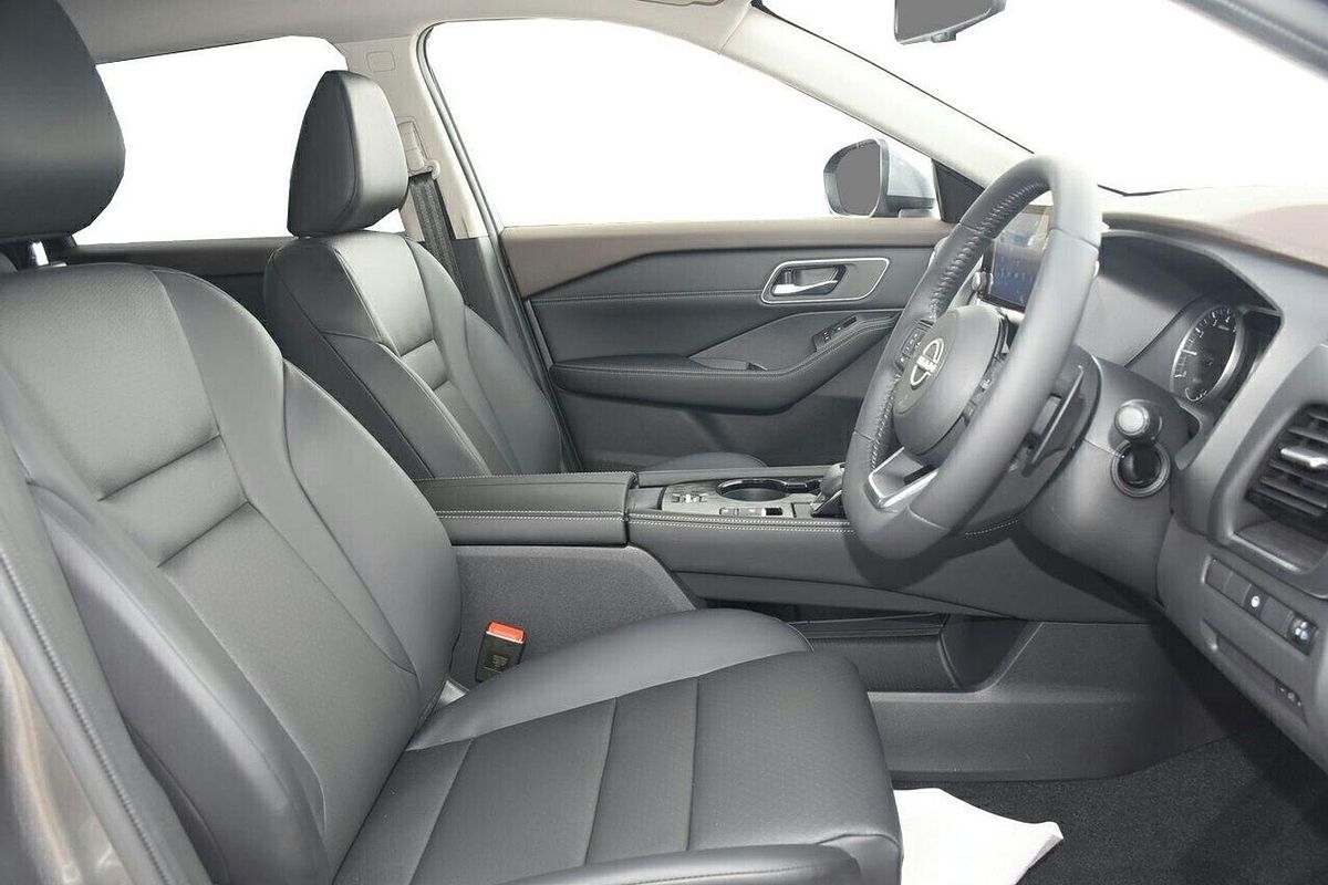 2024 Nissan X-TRAIL ST-L T33