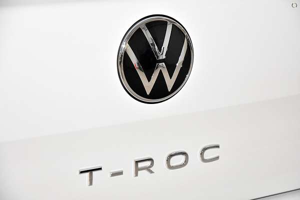 2025 Volkswagen T-Roc 140TSI R-Line D11