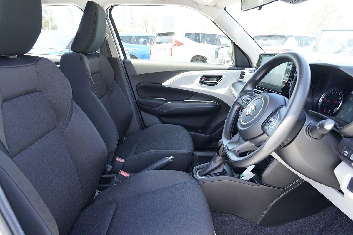 2024 Suzuki Swift Hybrid UZ