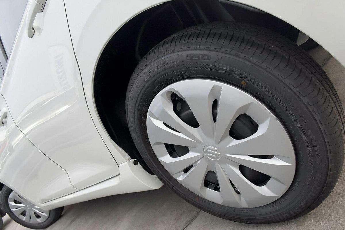 2024 Suzuki Swift Hybrid UZ