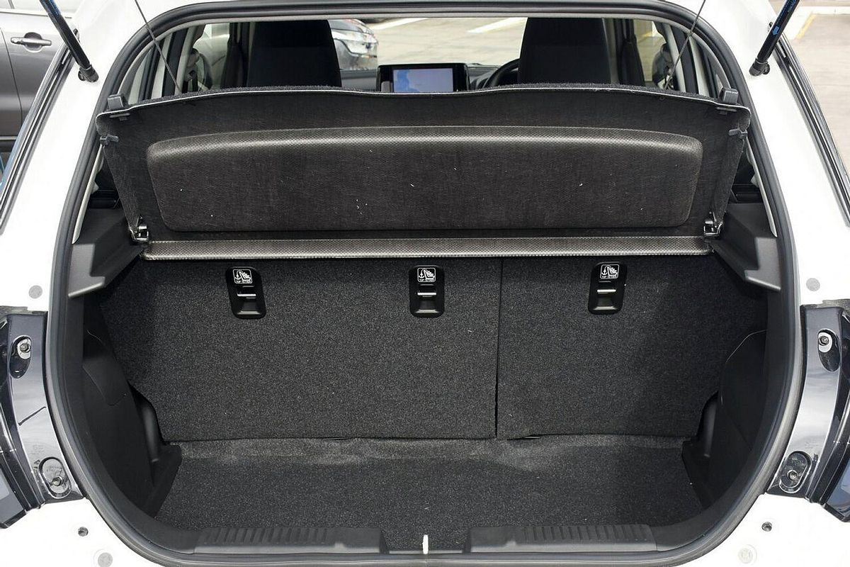 2024 Suzuki Swift Hybrid UZ