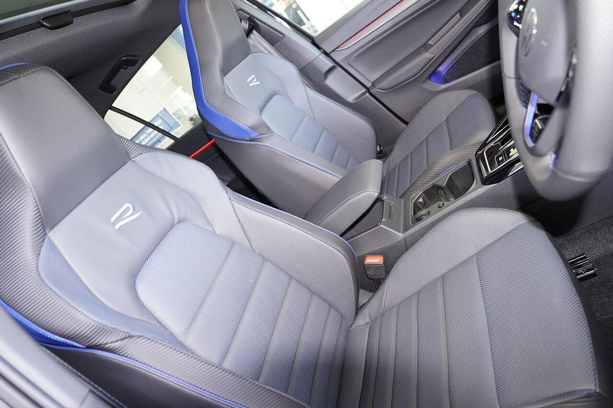 2024 Volkswagen Golf R 8