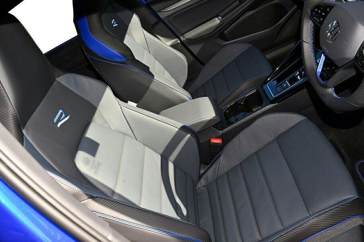 2024 Volkswagen Golf R 8