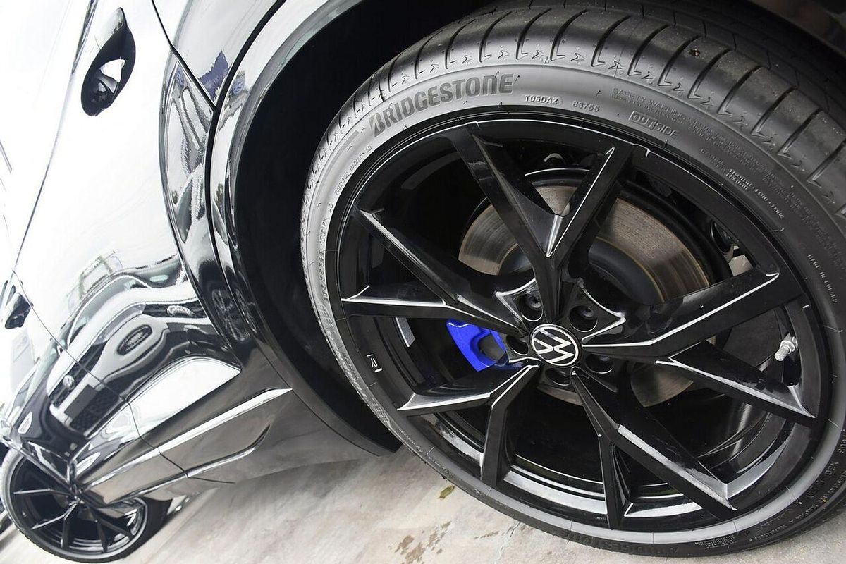 2025 Volkswagen Touareg R RC
