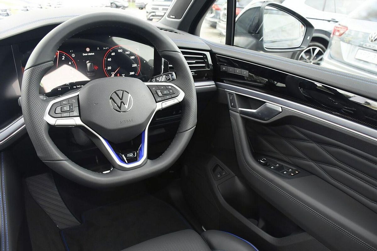 2025 Volkswagen Touareg R RC