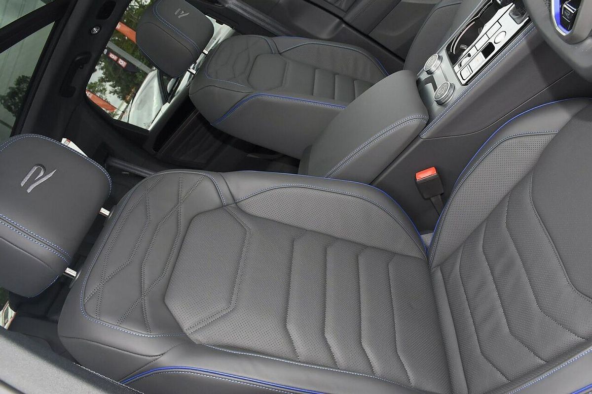2025 Volkswagen Touareg R RC