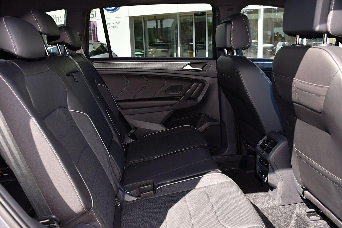 2024 Volkswagen Tiguan Wolfsburg Edition Allspace 5N