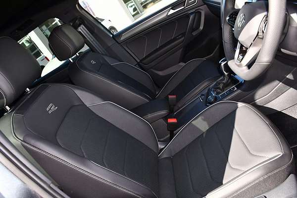 2024 Volkswagen Tiguan Wolfsburg Edition Allspace 5N