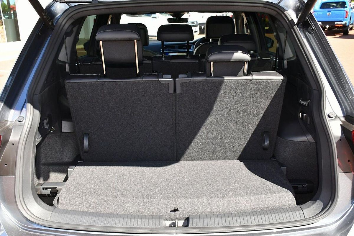 2024 Volkswagen Tiguan Wolfsburg Edition Allspace 5N
