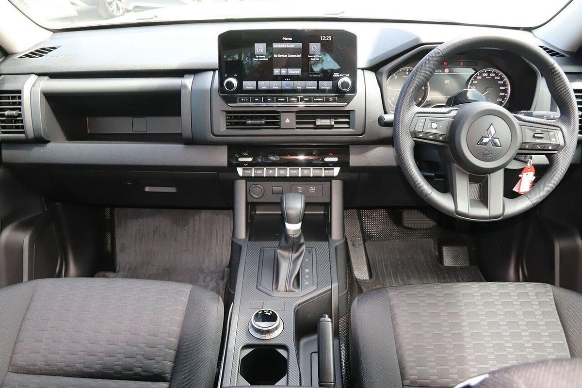 2024 Mitsubishi Triton GLX MV 4X4